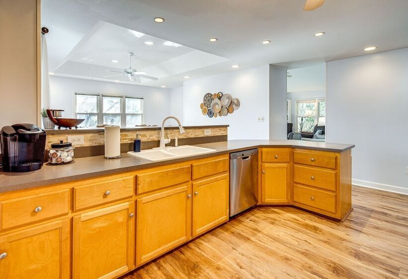 Quiet Black Mountain Home W/ Grill & Fire Pit