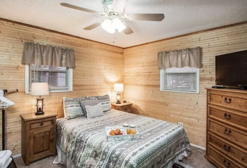 The Elk Meadow Cozy Cabin