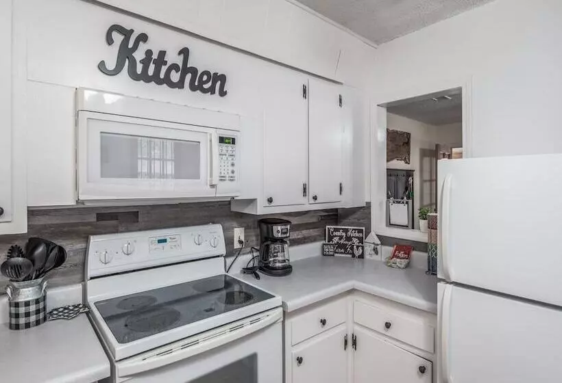 The Elk Meadow Cozy Cabin