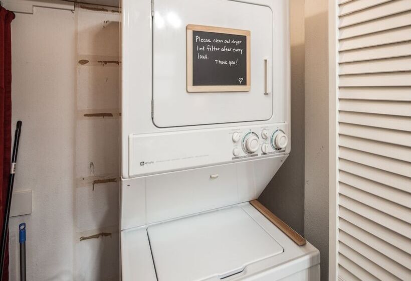 The Elk Meadow Cozy Cabin