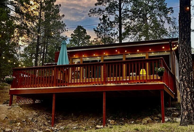 The Elk Meadow Cozy Cabin