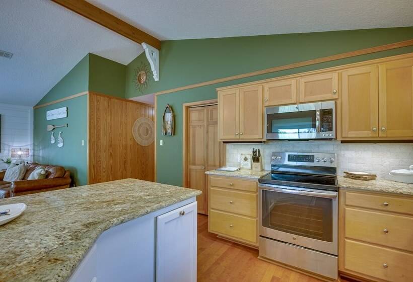 Waterfront Huntsville Home W/ Private Dock & Spa