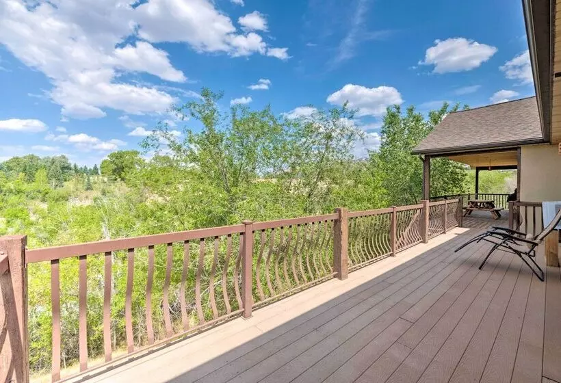 Well Appointed Sterling Casita With Full Kitchen!