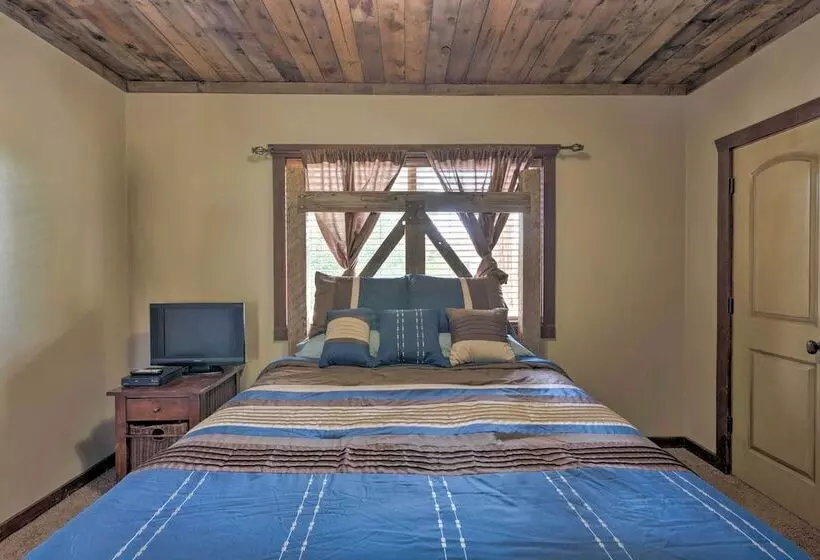 Well Appointed Sterling Casita With Full Kitchen!