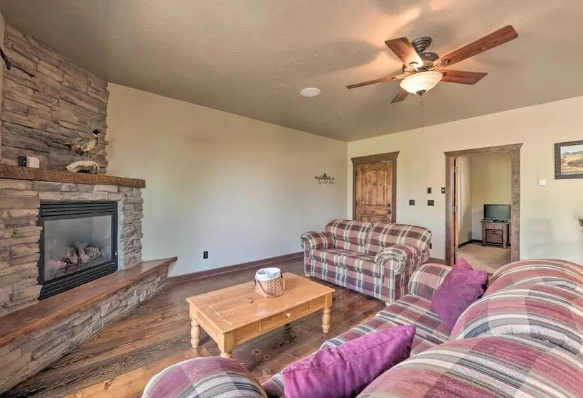 Well Appointed Sterling Casita With Full Kitchen!