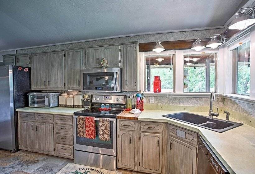 1 Acre Rustic Lake Resort W/ Outdoor Entertainment