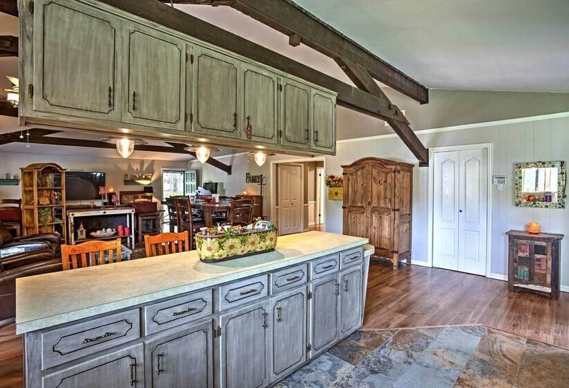 1 Acre Rustic Lake Resort W/ Outdoor Entertainment