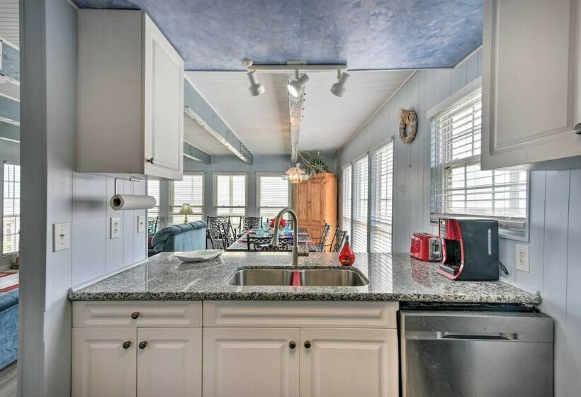 Ocean Access + Bbq Pit: Surfside Beach Family Home