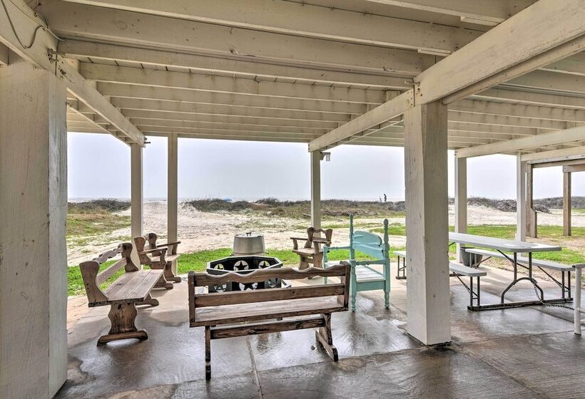 Ocean Access + Bbq Pit: Surfside Beach Family Home