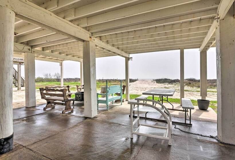Ocean Access + Bbq Pit: Surfside Beach Family Home