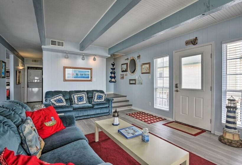 Ocean Access + Bbq Pit: Surfside Beach Family Home