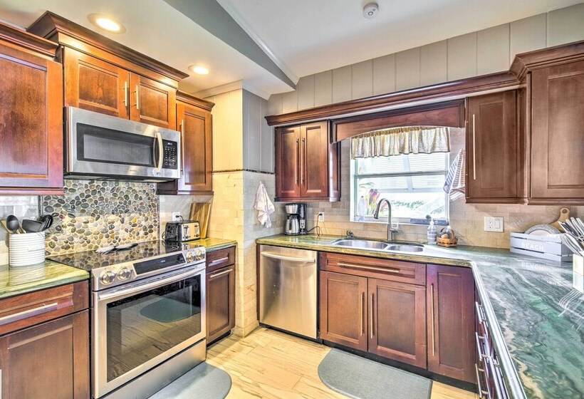 Bright Melbourne Beach Escape W/ Private Pool