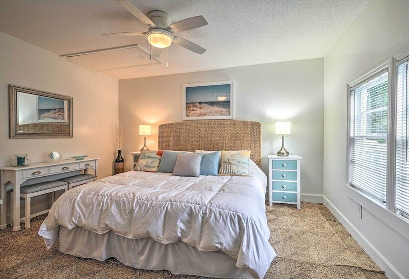 Bright & Sunny Home ~ 14 Mi To Myrtle Beach!