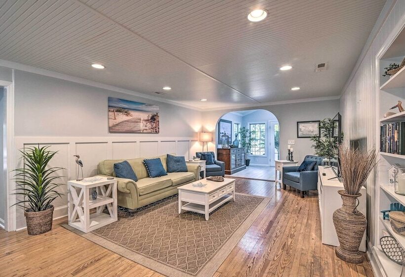 Bright & Sunny Home ~ 14 Mi To Myrtle Beach!