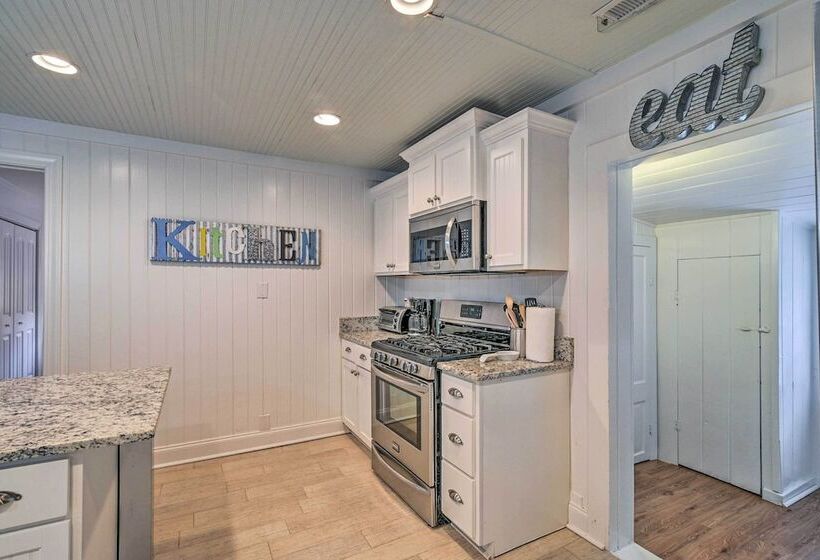 Bright & Sunny Home ~ 14 Mi To Myrtle Beach!