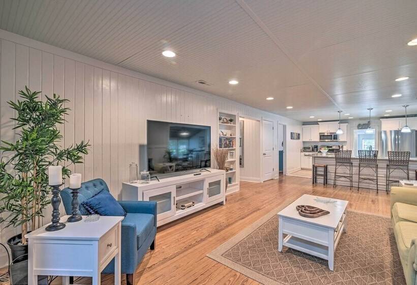 Bright & Sunny Home ~ 14 Mi To Myrtle Beach!