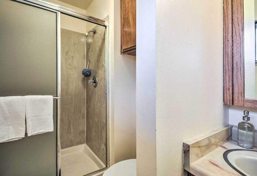 Calm Groveland Cabin Near Pine Mountain Lake!