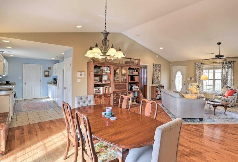 Charming Asheville Home, 8 Mi To Downtown!