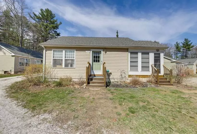 Charming Coastal Cottage W/ Pool Access!