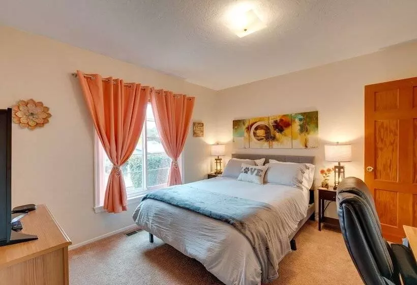 Game Room & Patio: Charming Jackson Retreat!