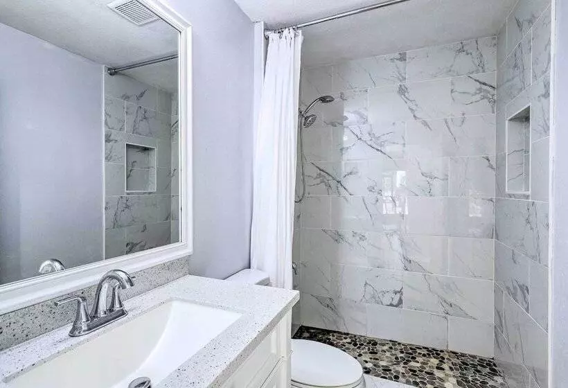 Charming Palm Bay Retreat W/ Spacious Yard!