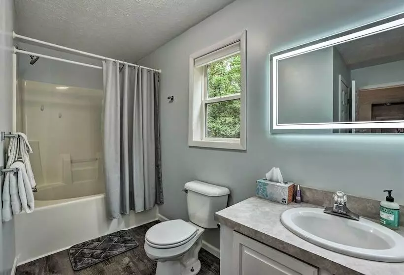 Charming Pentwater Home W/ Fire Pit & Yard!