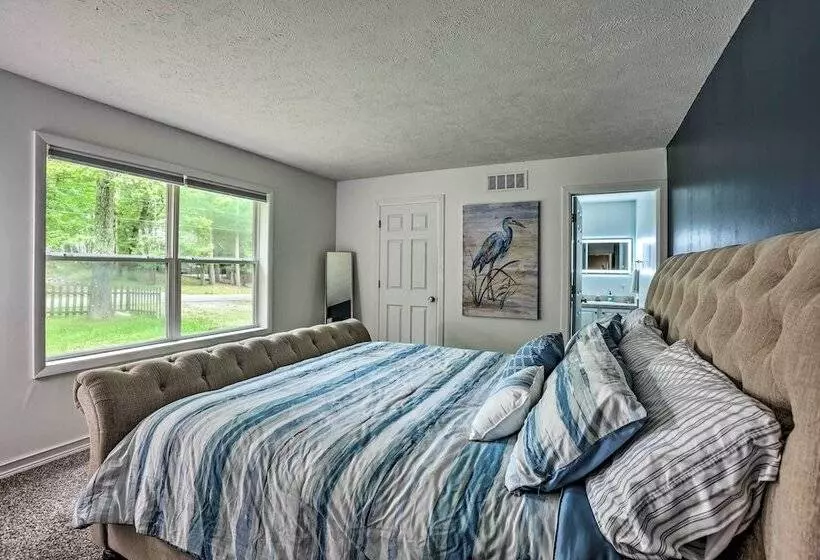 Charming Pentwater Home W/ Fire Pit & Yard!