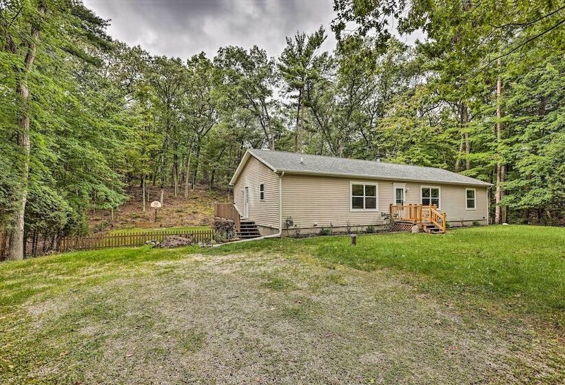 Charming Pentwater Home W/ Fire Pit & Yard!
