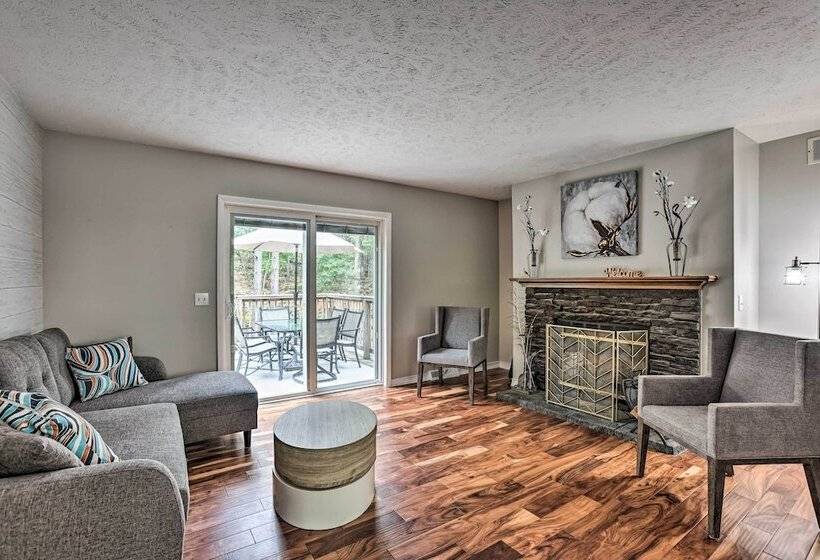 Charming Pentwater Home W/ Fire Pit & Yard!