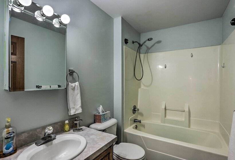 Charming Pentwater Home W/ Fire Pit & Yard!