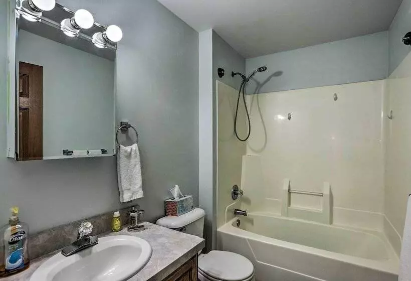 Charming Pentwater Home W/ Fire Pit & Yard!