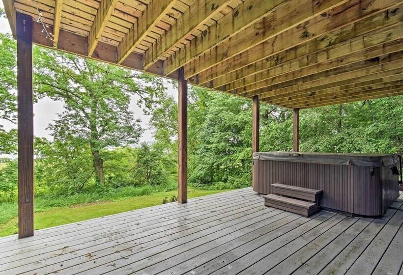 Cozy Amish Country Cabin On Shipshewana Lake!