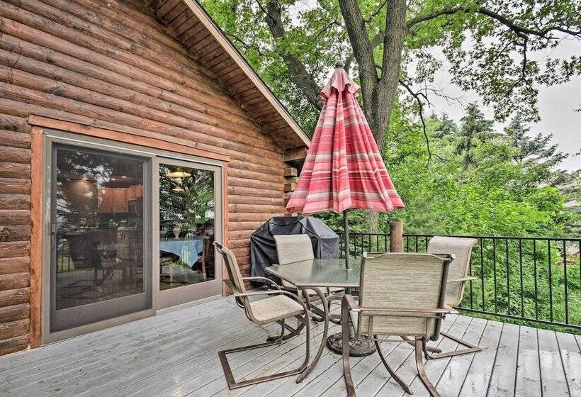 Cozy Amish Country Cabin On Shipshewana Lake!