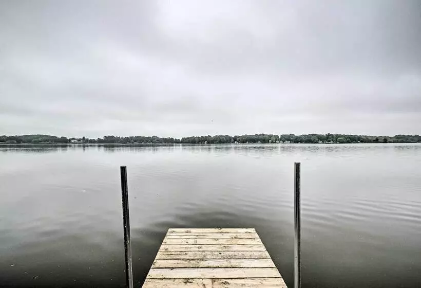 Cozy Amish Country Cabin On Shipshewana Lake!