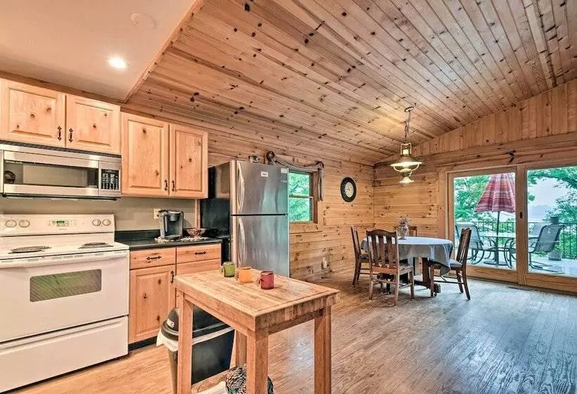Cozy Amish Country Cabin On Shipshewana Lake!