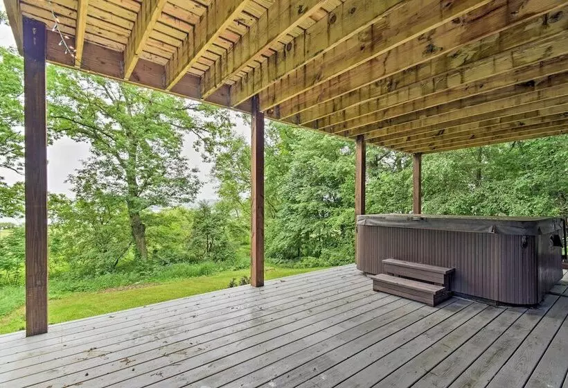 Cozy Amish Country Cabin On Shipshewana Lake!