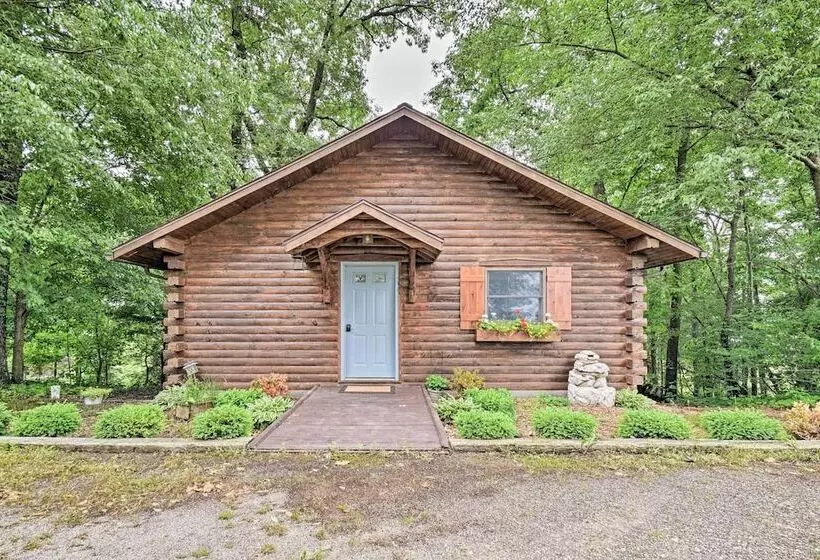 Cozy Amish Country Cabin On Shipshewana Lake!