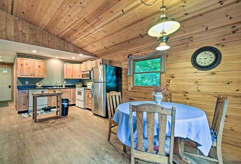 Cozy Amish Country Cabin On Shipshewana Lake!