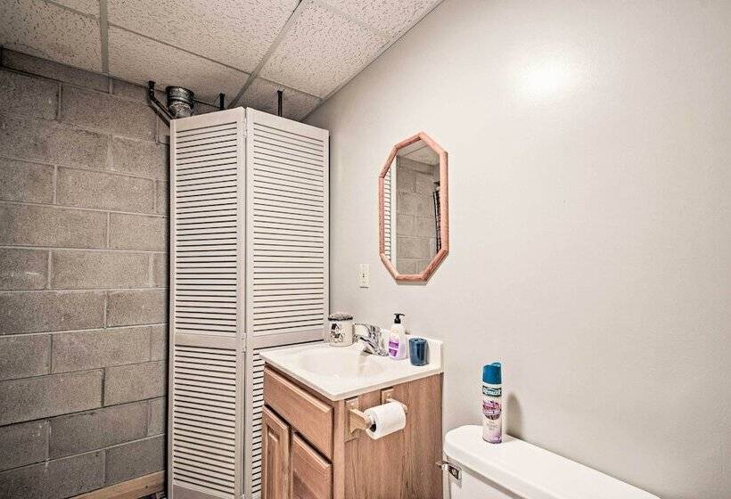 Cozy Amish Country Cabin On Shipshewana Lake!