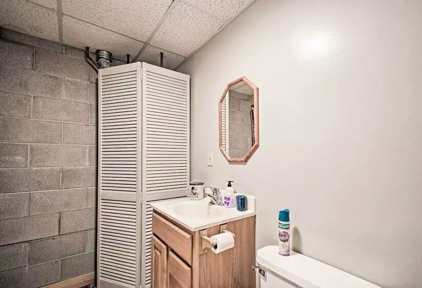 Cozy Amish Country Cabin On Shipshewana Lake!