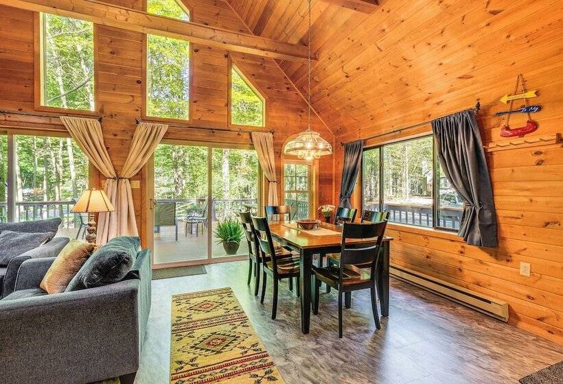 Arrowhead Lake Cabin: Near Skiing & Walk To Lake