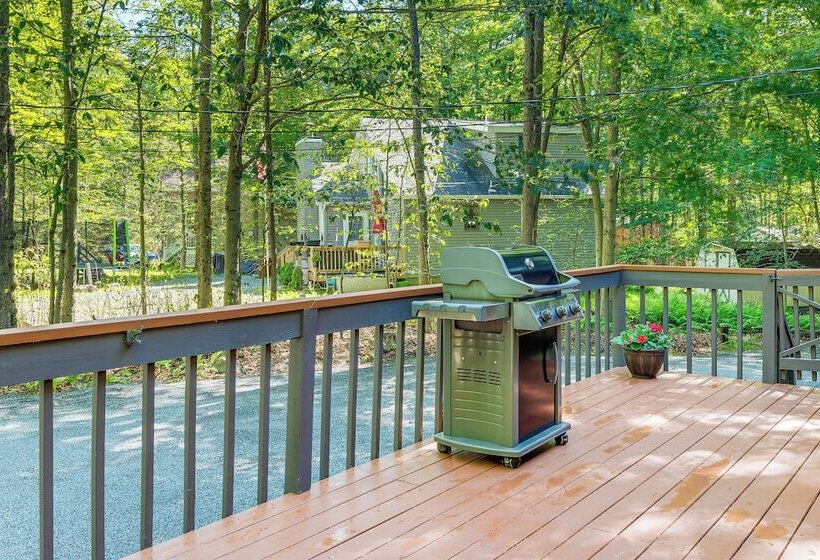 Arrowhead Lake Cabin: Near Skiing & Walk To Lake