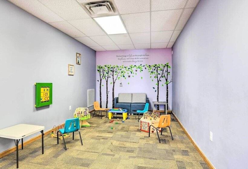 Arrowhead Lake Cabin: Near Skiing & Walk To Lake