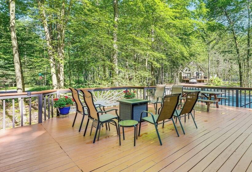 Arrowhead Lake Cabin: Near Skiing & Walk To Lake