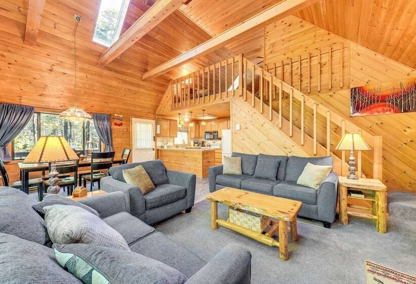 Arrowhead Lake Cabin: Near Skiing & Walk To Lake