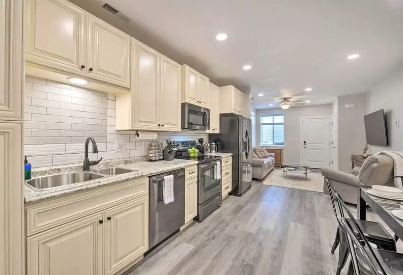 Cozy Home: Mtn Views, A/c, In Heart Of Star Valley