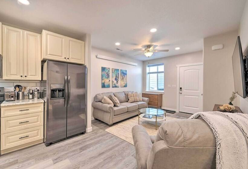 Cozy Home: Mtn Views, A/c, In Heart Of Star Valley