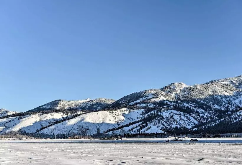 Cozy Home: Mtn Views, A/c, In Heart Of Star Valley