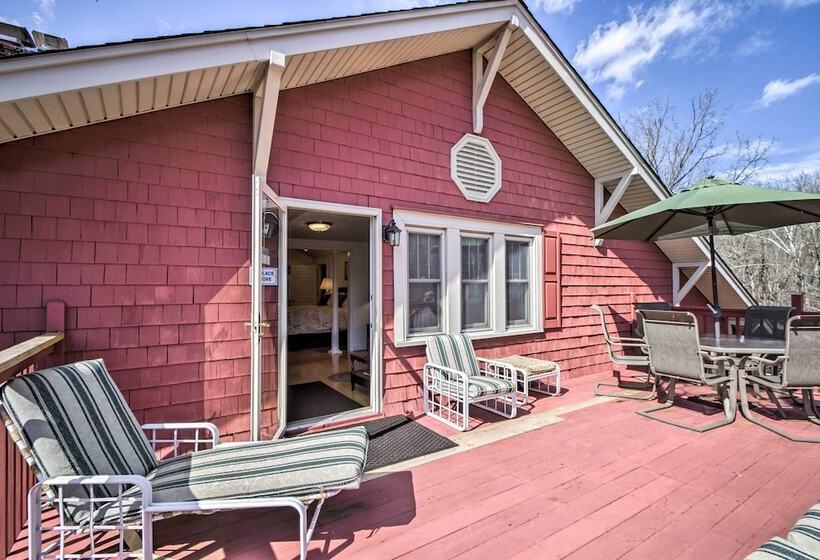 Damascus Home W/fire Pit & Views, Walk To Shops!