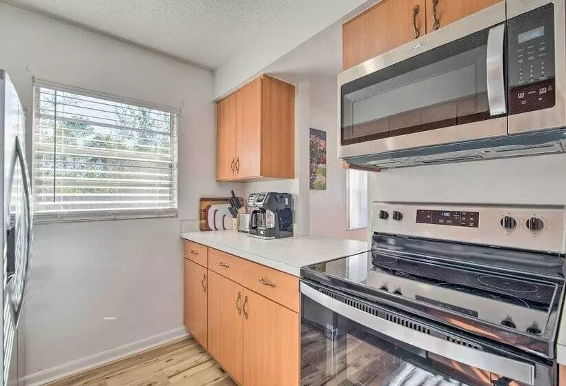 Dog Friendly Home, 10 Mi To Downtown Ocala